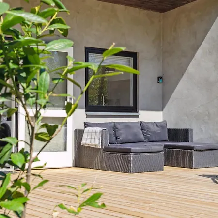 Roze - 450m From The Sea By Interhome Glesborg